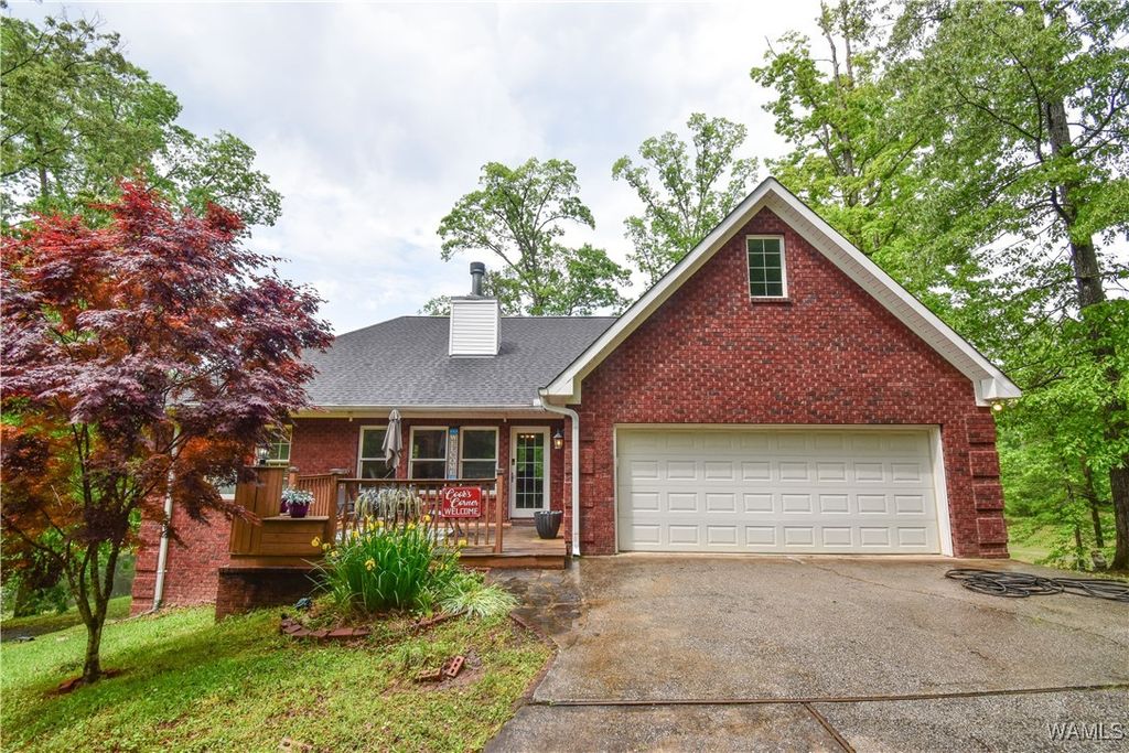 6905 Clements Foley Rd, Northport, AL 35473