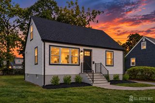 154 Oakmanor Parkway, South Plainfield, NJ 07080