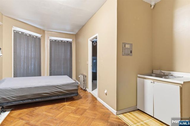 464-466 Summer Avenue, Newark, NJ 07104