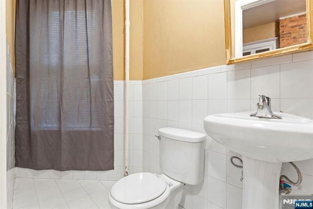 464-466 Summer Avenue, Newark, NJ 07104