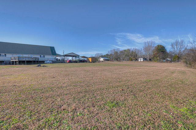 80 Ivey Road, Trenton, GA 30752