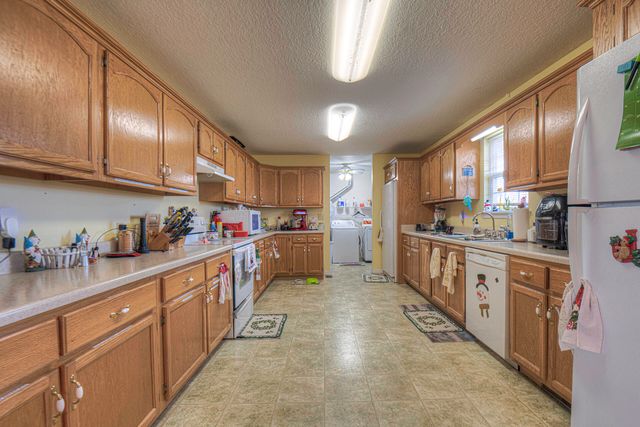 80 Ivey Road, Trenton, GA 30752