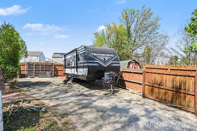 3408 Farm Lake Drive, Concord, NC 28027