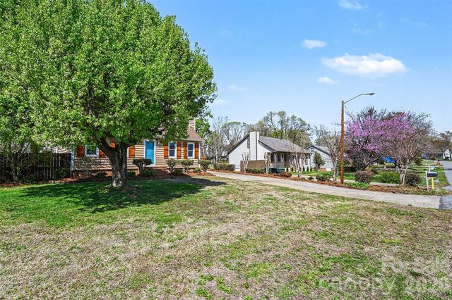 3408 Farm Lake Drive, Concord, NC 28027