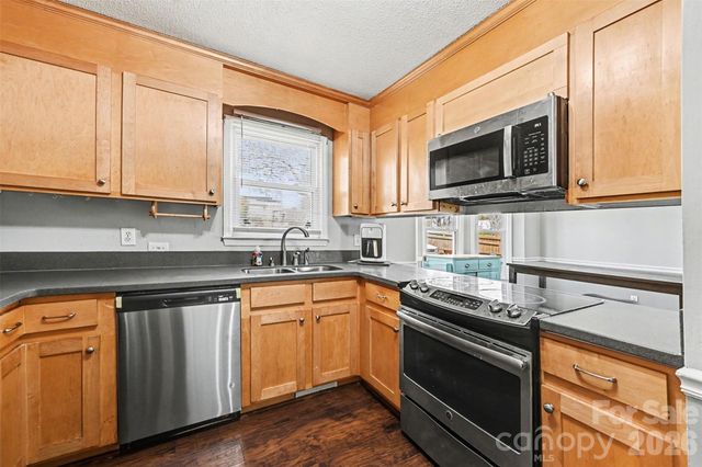 3408 Farm Lake Drive, Concord, NC 28027