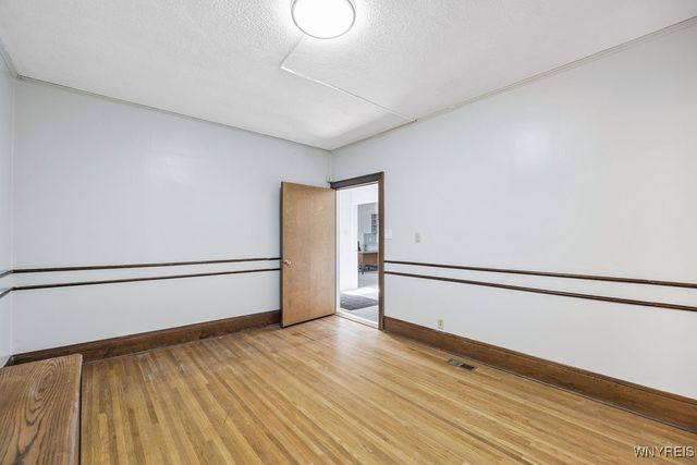 640 Park Place, Niagara Falls, NY 14301