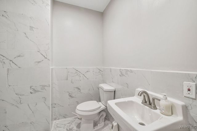 640 Park Place, Niagara Falls, NY 14301