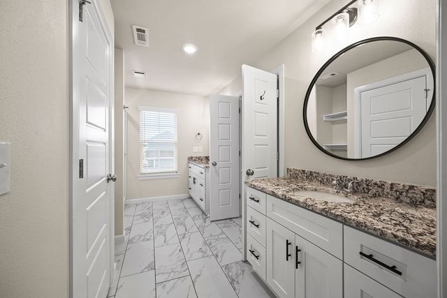 1721 Whitney Lane, Rogers, AR 72758