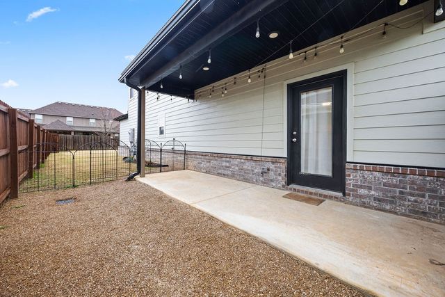 1721 Whitney Lane, Rogers, AR 72758