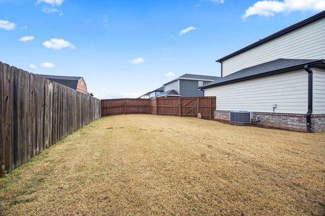 1721 Whitney Lane, Rogers, AR 72758