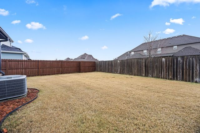 1721 Whitney Lane, Rogers, AR 72758