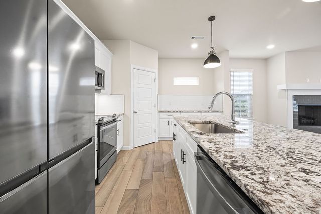 1721 Whitney Lane, Rogers, AR 72758