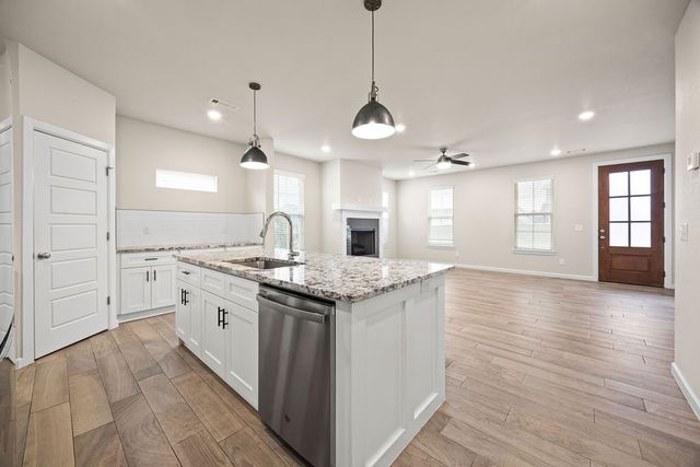 1721 Whitney Lane, Rogers, AR 72758