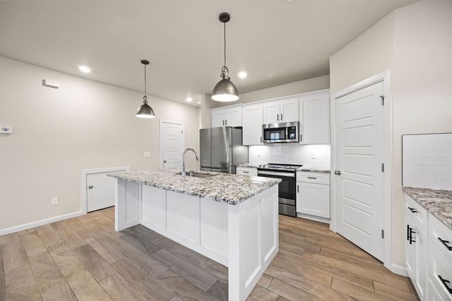 1721 Whitney Lane, Rogers, AR 72758