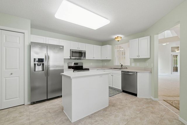 18681 Kalmar Trail, Lakeville, MN 55044