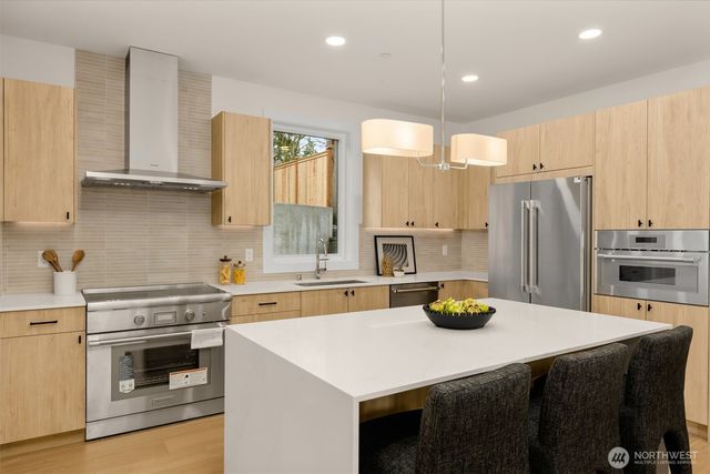 11413 NE 91st Street, Kirkland, WA 98033