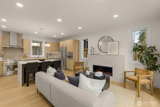 11413 NE 91st Street, Kirkland, WA 98033