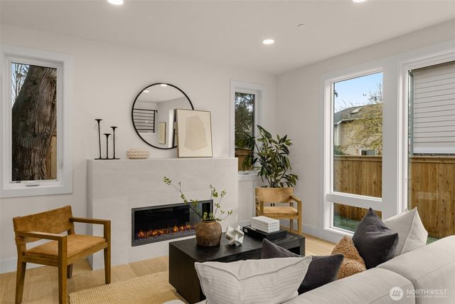 11413 NE 91st Street, Kirkland, WA 98033