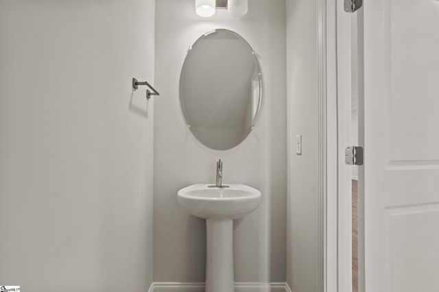 220 Lake Greenwood Boulevard, Greenwood, SC 29649