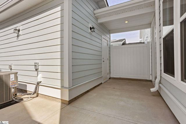 220 Lake Greenwood Boulevard, Greenwood, SC 29649