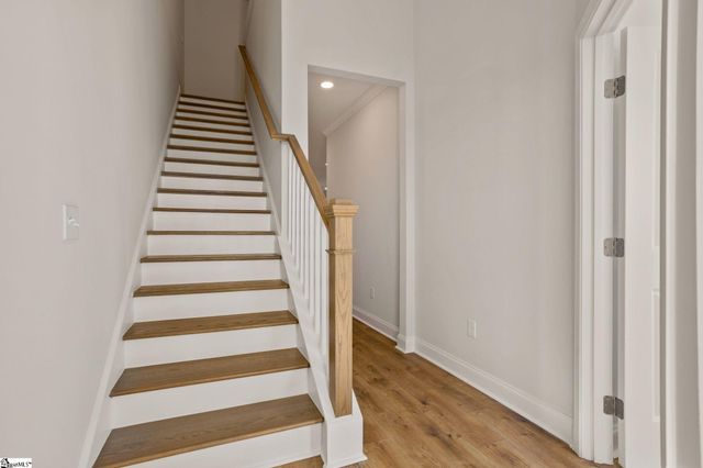 220 Lake Greenwood Boulevard, Greenwood, SC 29649