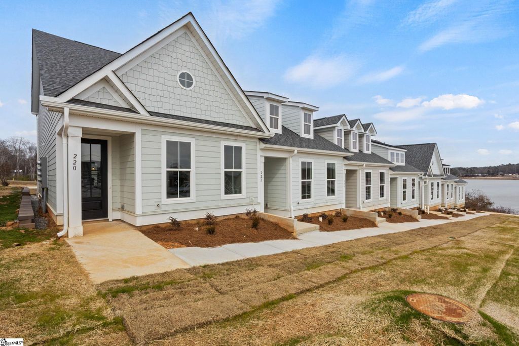 220 Lake Greenwood Boulevard, Greenwood, SC 29649