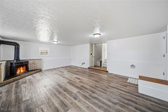 15904 Claridon Troy Road, Burton, OH 44021