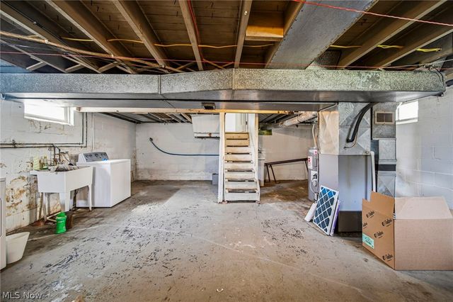 15904 Claridon Troy Road, Burton, OH 44021