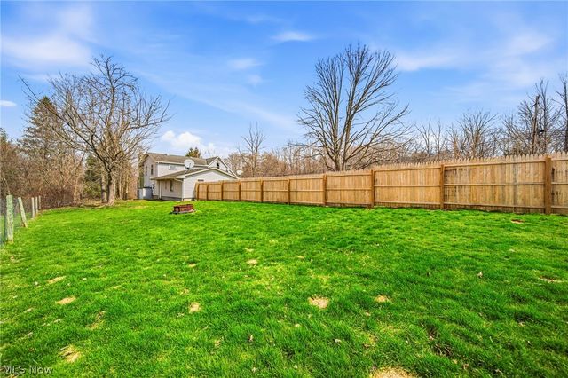 15904 Claridon Troy Road, Burton, OH 44021