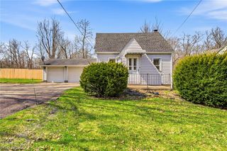 15904 Claridon Troy Road, Burton, OH 44021