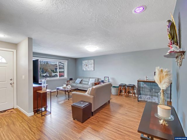 4912 Settlers Dr NE, Salem, OR 97305