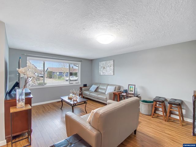 4912 Settlers Dr NE, Salem, OR 97305