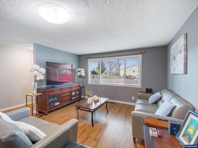 4912 Settlers Dr NE, Salem, OR 97305