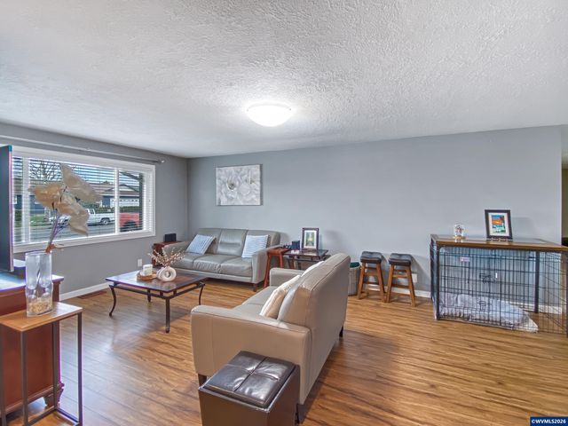 4912 Settlers Dr NE, Salem, OR 97305