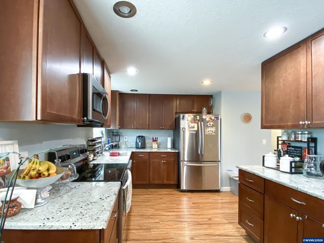 4912 Settlers Dr NE, Salem, OR 97305