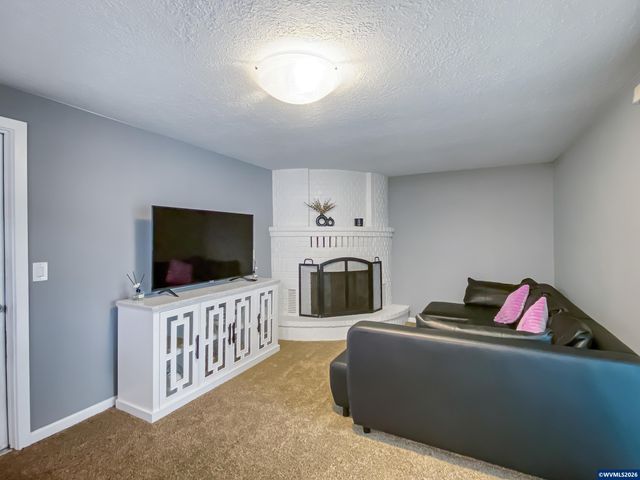 4912 Settlers Dr NE, Salem, OR 97305