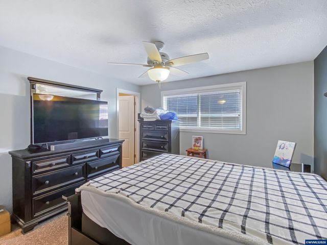 4912 Settlers Dr NE, Salem, OR 97305