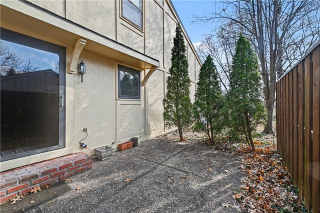 12893 Cambridge CT Court, Leawood, KS 66209