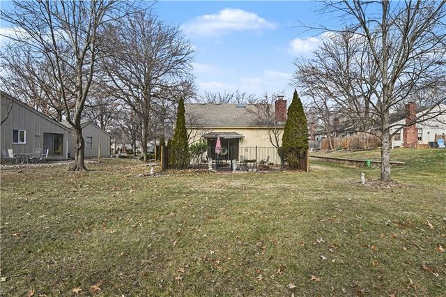 12893 Cambridge CT Court, Leawood, KS 66209