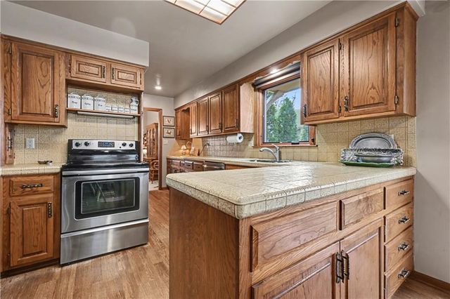 12893 Cambridge CT Court, Leawood, KS 66209