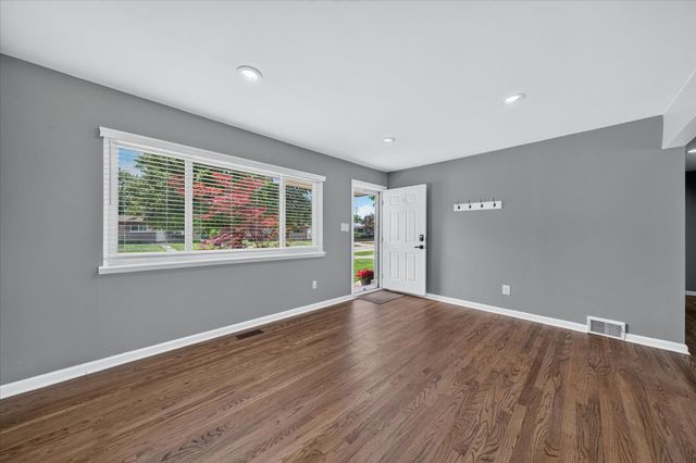 34330 Florence Street, Westland, MI 48185