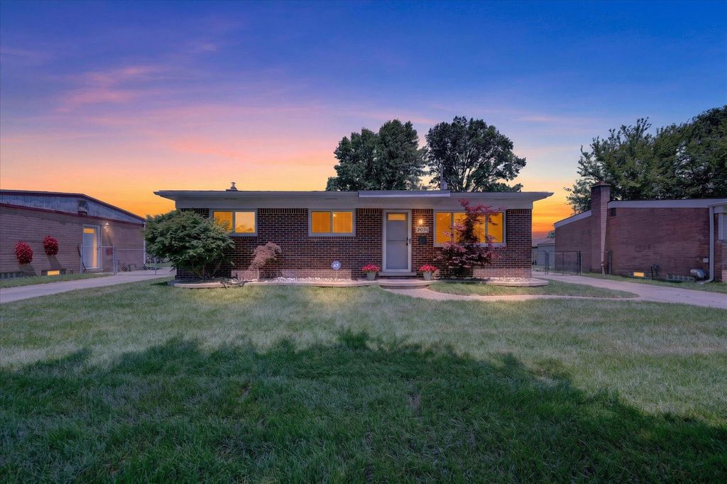 34330 Florence Street, Westland, MI 48185