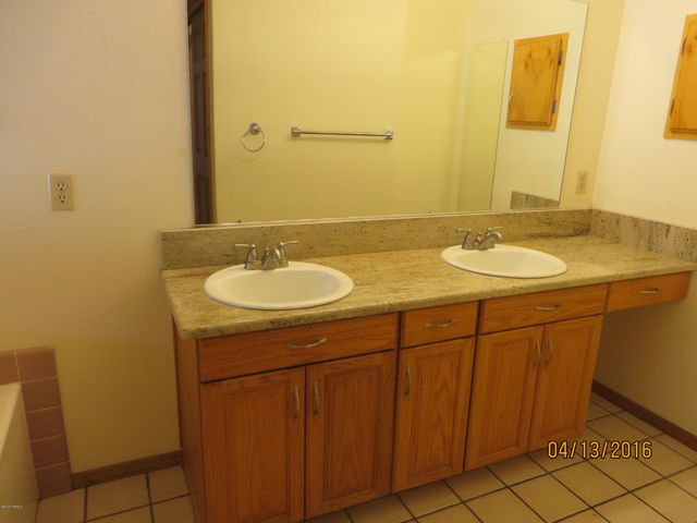 5121 N Apache Hills Trail, Tucson, AZ 85750