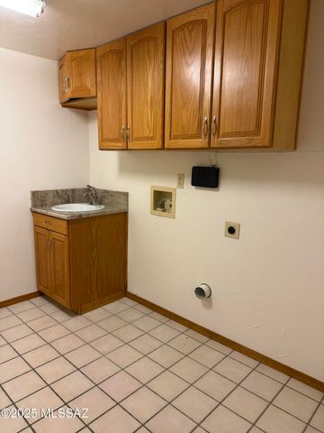 5121 N Apache Hills Trail, Tucson, AZ 85750