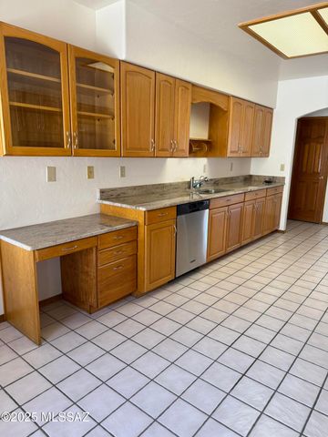 5121 N Apache Hills Trail, Tucson, AZ 85750