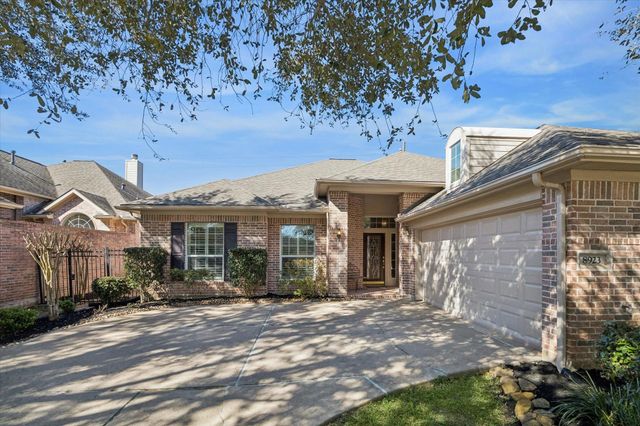 8923 Four Leaf Drive, Sugar Land, TX 77479