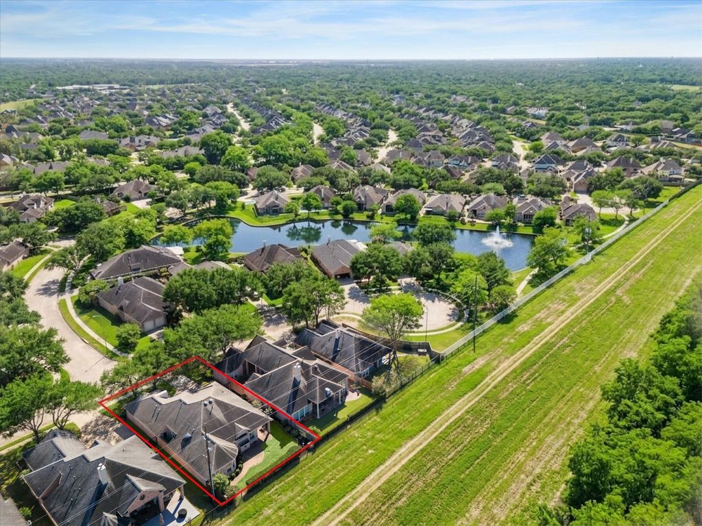 8923 Four Leaf Drive, Sugar Land, TX 77479