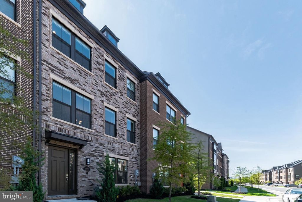 3057 ALAN SHEPARD, Oak Hill, VA 20171
