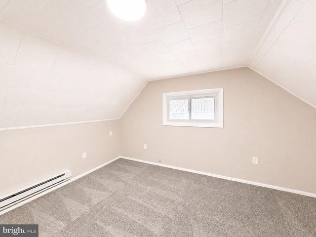 27 RIVER LN, Levittown, PA 19055