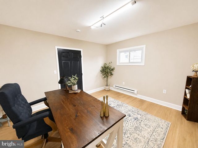 27 RIVER LN, Levittown, PA 19055
